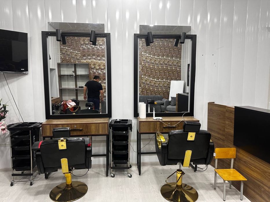 Продаётся мебель из Салона и косметологические аппараты