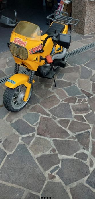 Jeep & Motocicletă electrică