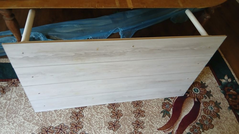 Срочно Столь железный 4 штук