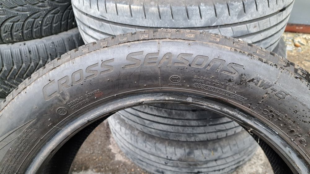 2 бр всесезонни гуми 215 55 17