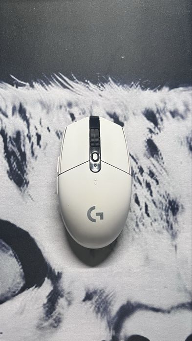 Logitech g305.