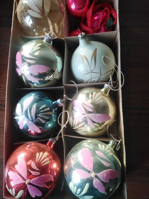 Игрушки новогодние разных гг.