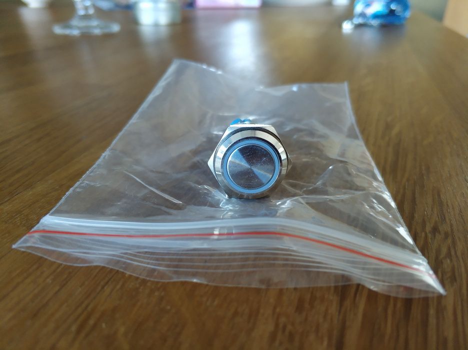 Моментно копче (тип ресет) със светещ бял ръб, 220V, 16mm