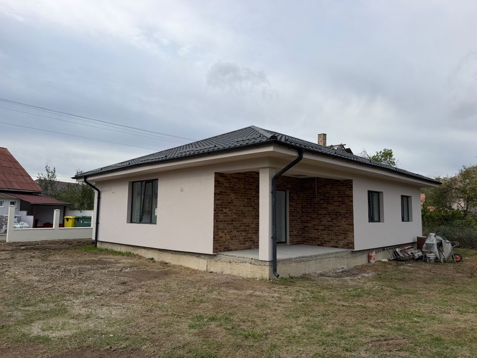 Vand casa construcție noua