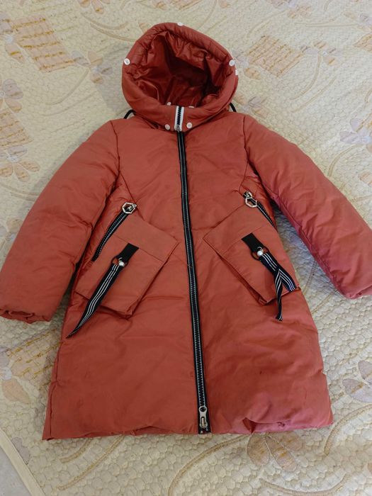 продам пуховик на девочку  очень теплый