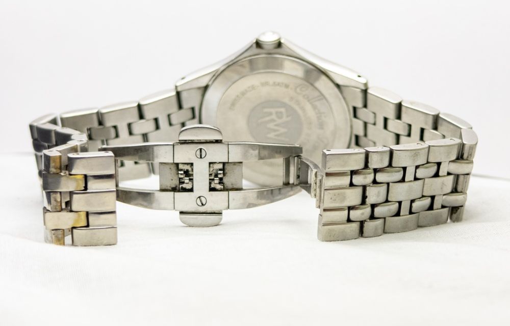 Продавам мъжки часовник Raymond Weil