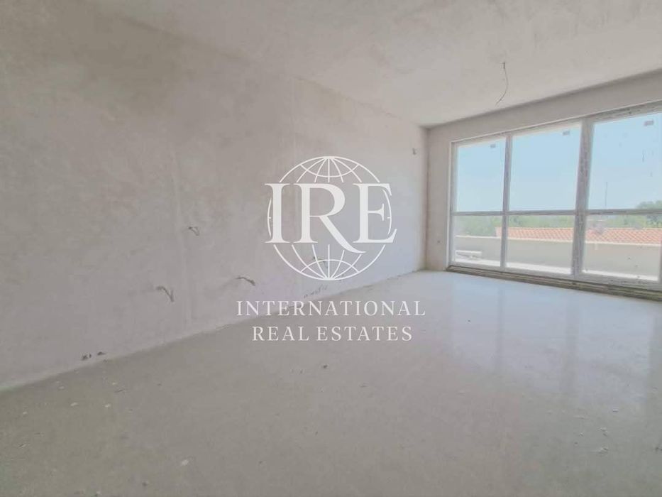 Продава се Тристаен апартамент в Варна, Левски - 102 кв.м за 1089 €/кв.м - Снимка #1