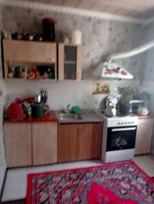 Катеж сотилади 2 сотикли.