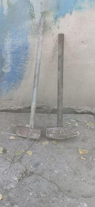 Vând baros (ciocan) din fier