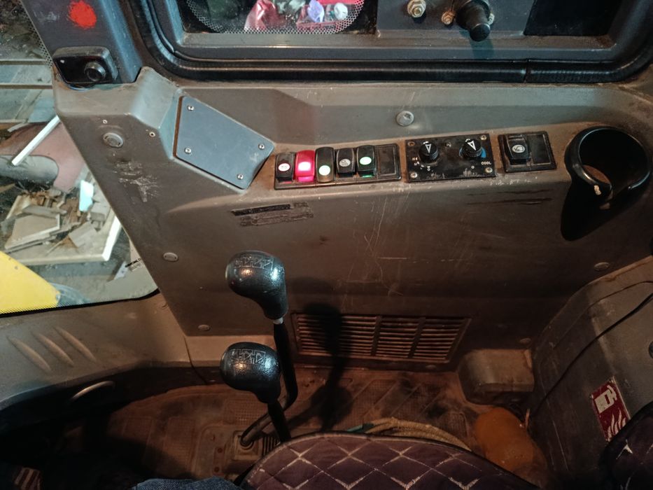 Продам погрузчик LW300