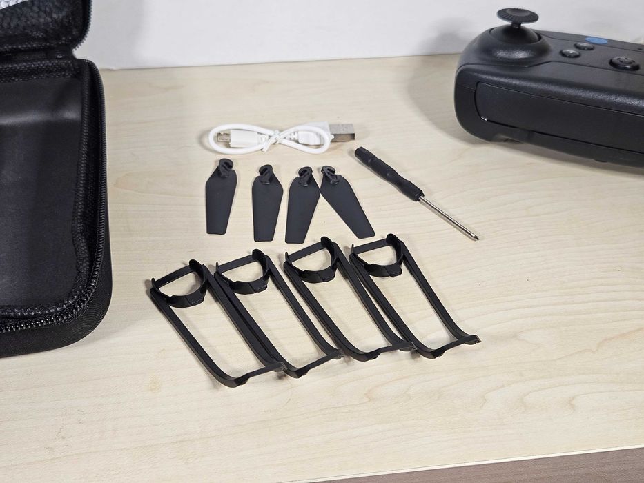 Сгъваем дрон E88 Pro с камера – комплект с куфар и дистанционно