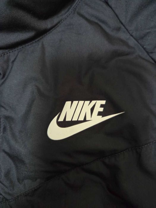 Продавам пухено яке Nike