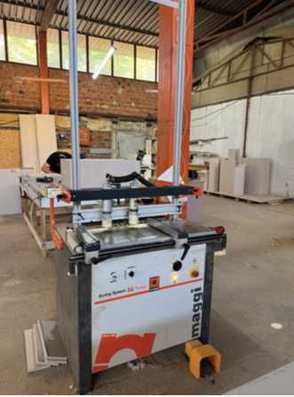 Продавам действащо мебелно производство с ново модерно оборудване