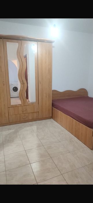 Inchiriez garsoniera la curte in Voluntari