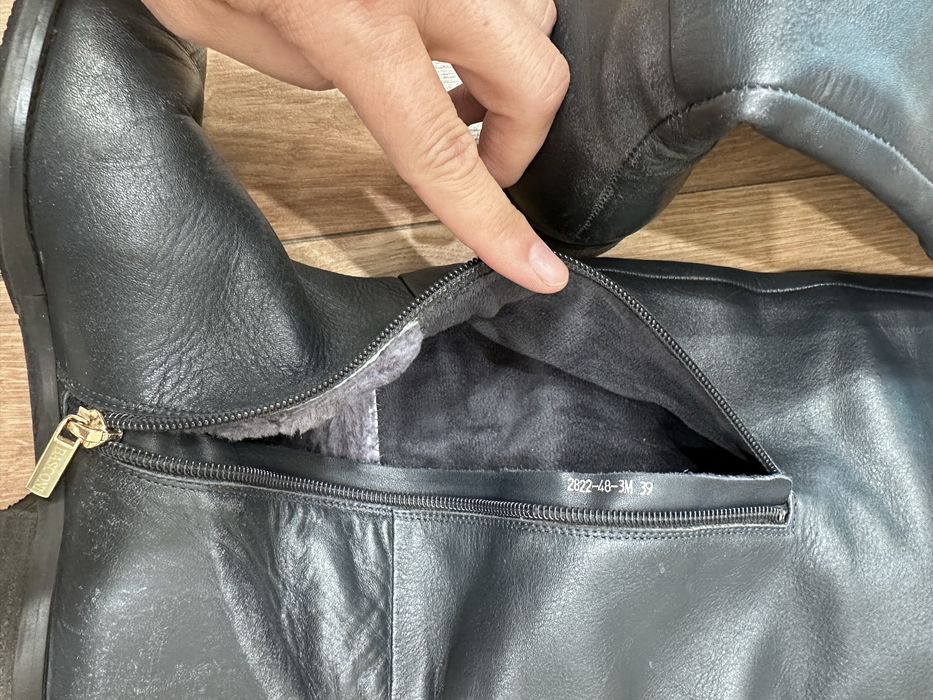 Срочно Продам кожанные зимние сапоги