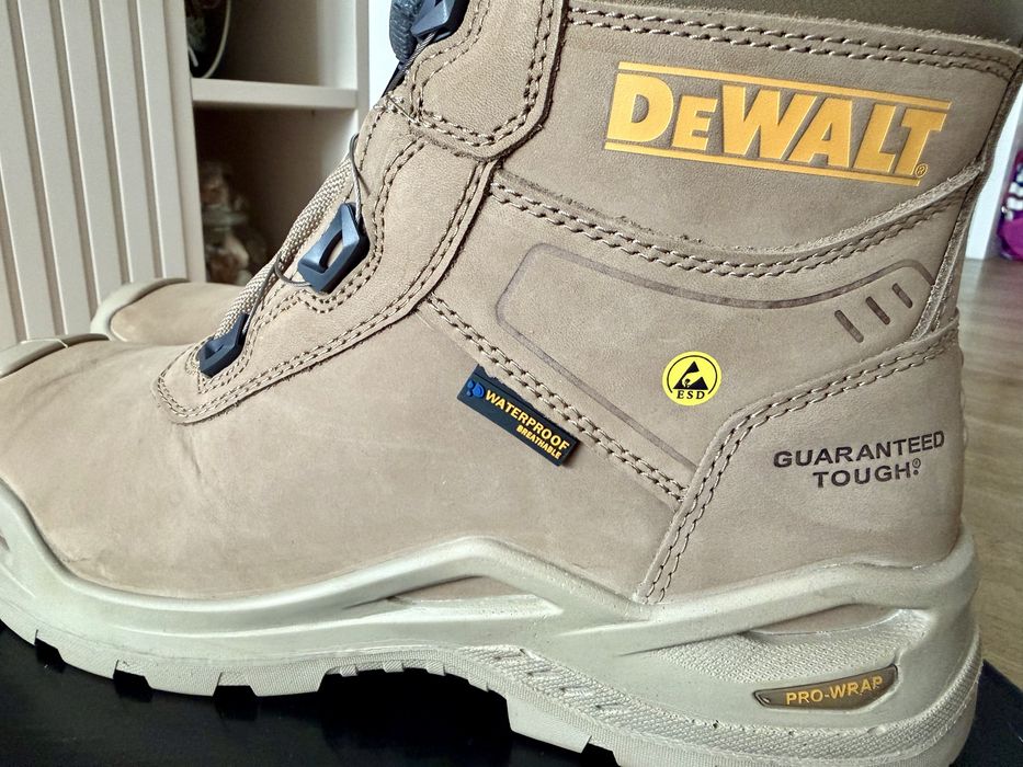 Bocanci de Protectie DeWalt (Noi, Marime 43)