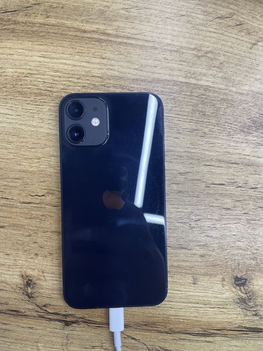 Iphone 12 mini 64гб 75% все в оригинале кроме стекла на экране