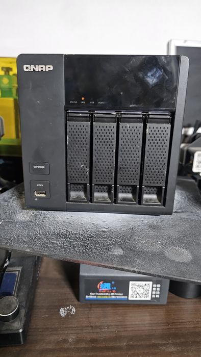 Server Qnap TS412