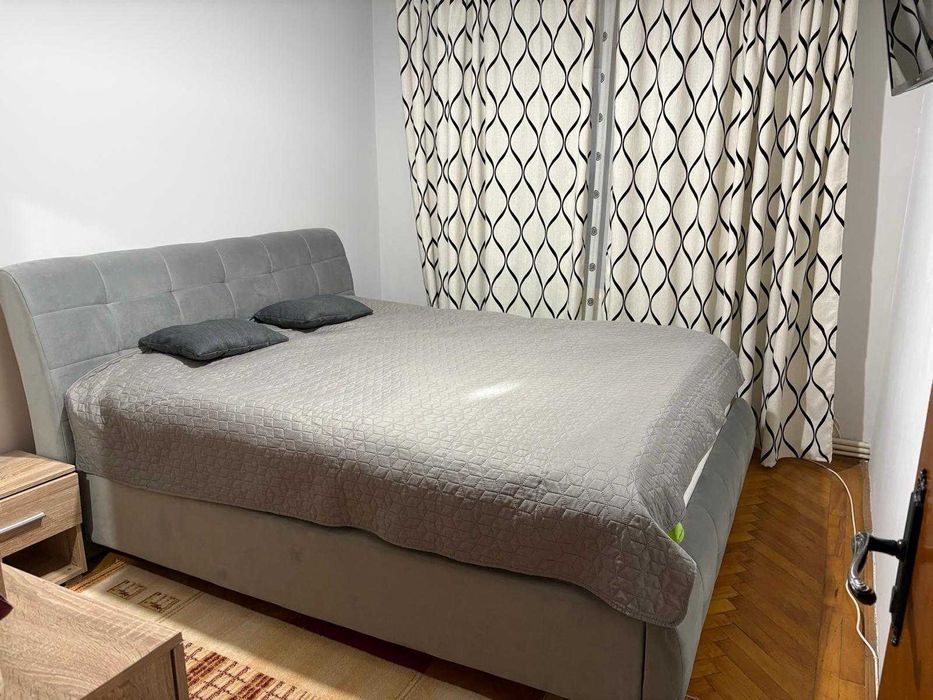 inchiriez apartament 3 camere