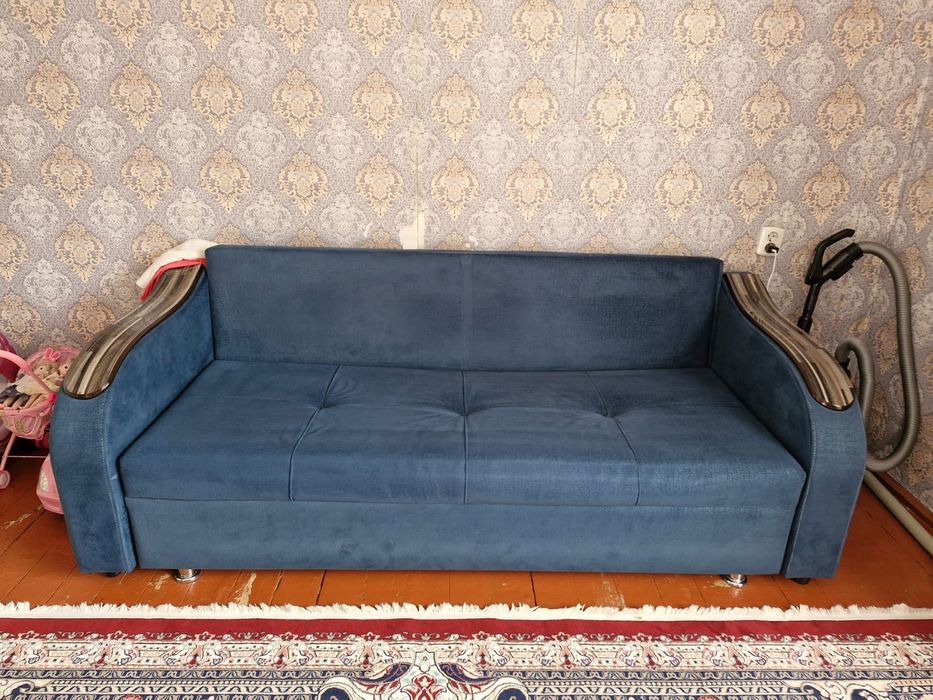 Продаётся диван в хорошем  состоянии