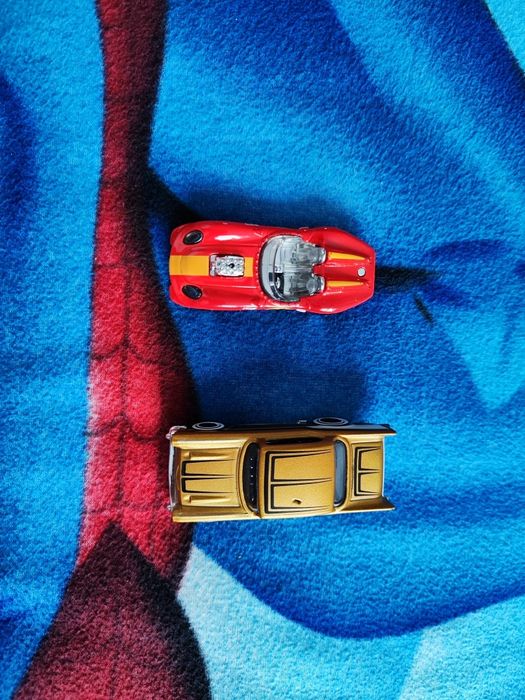 Продам машинки хот вилс