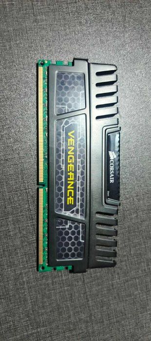 Продаётся компьютер (системный блок) Win 11/SSD 128/8gb ddr3 Corsair