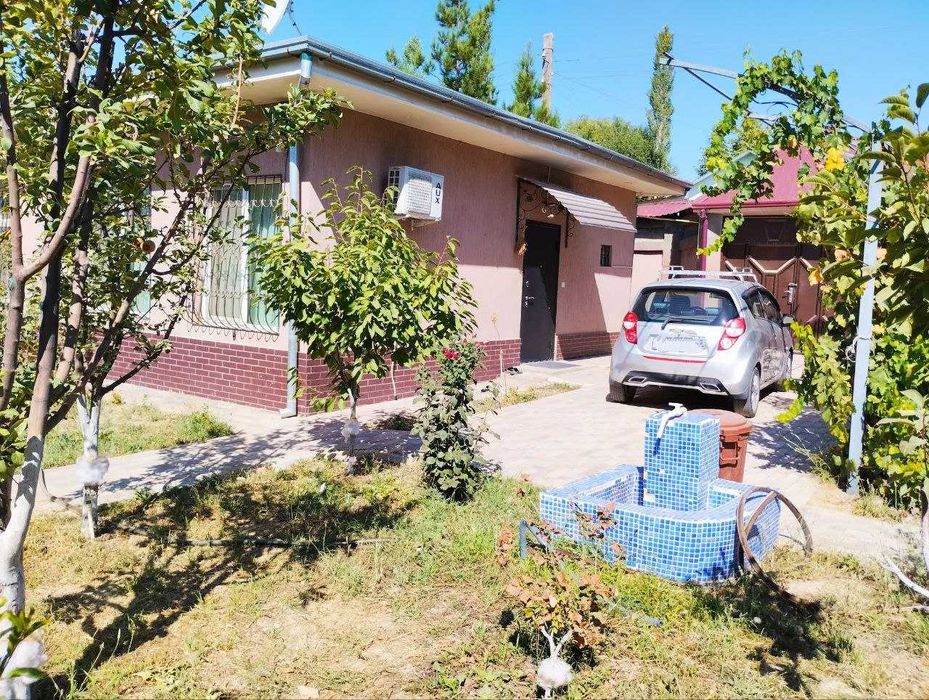 Продается дом дачного типа.