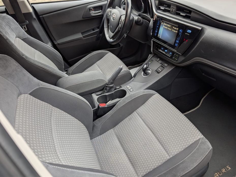 TOYOTA Auris 2018 — imagine 5