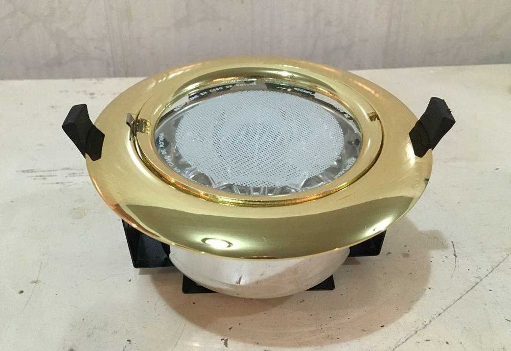 Shiftga o'rnatilgan chiroq / Светильник потолочный встраиваемый