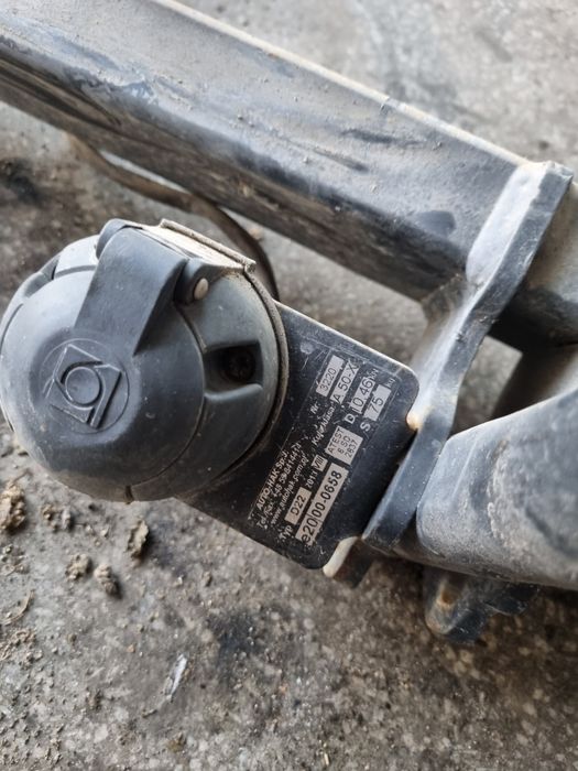 Cârlig remorcare Mercedes