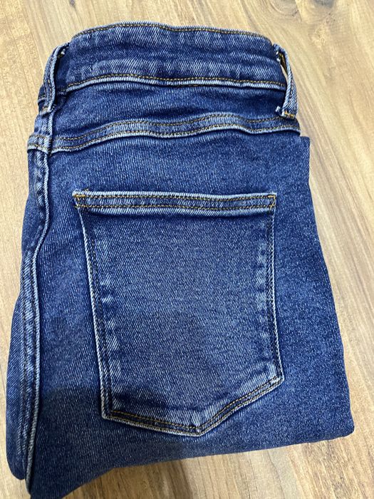 Джинсы ZARA скимс ращмер  28