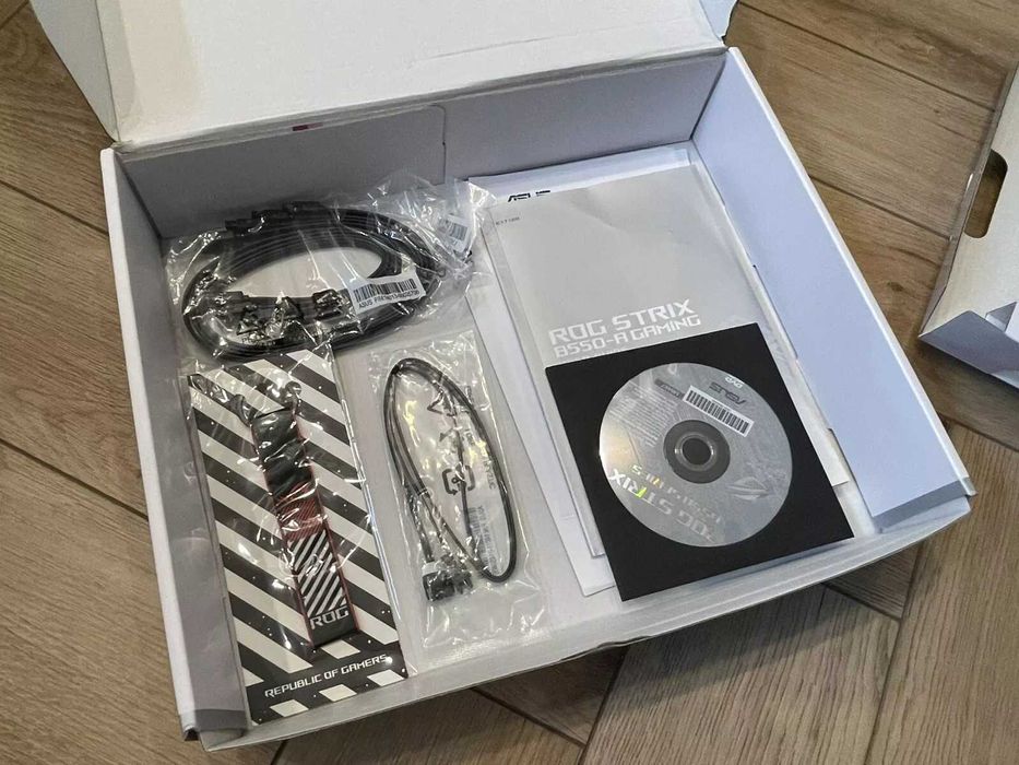 ASUS ROG STRIX B550-A GAMING +Ryzen 5 5600, шестядрен 3.5/4.4GHz АМ4