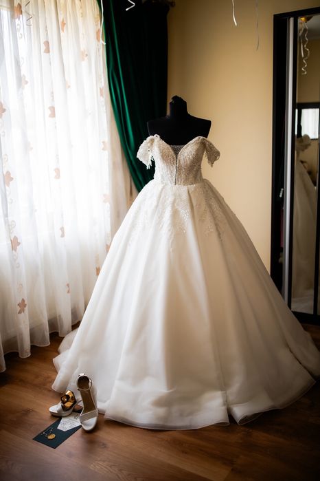 Vând rochie de mireasă mărimea 36/38