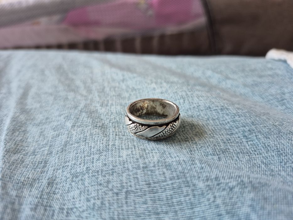 Продам серебро кольцо
