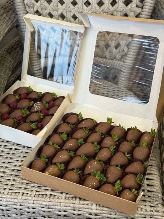 Клубника в шоколаде на Новый год подарок