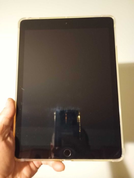 iPad 6 32GB Wi-Fi модель A1893