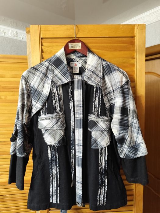 Пиджак рубашка юбка брюки .