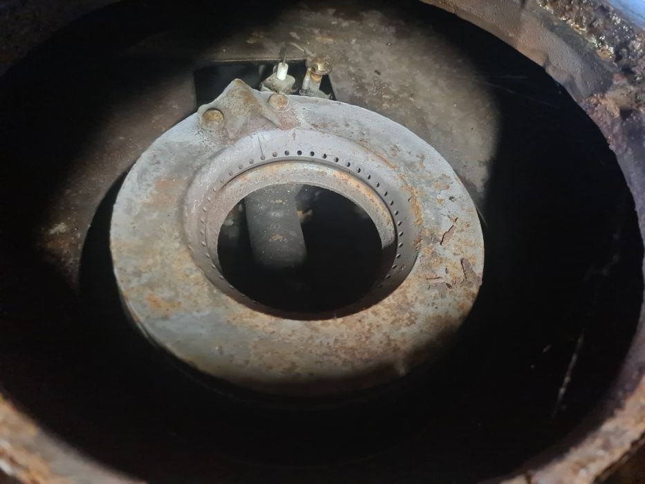 Vând cuptor cu plita pe gaz