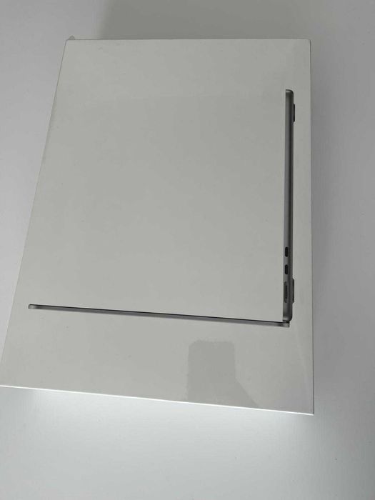 MacBook Air 13.6" M2, 8GB RAM, 256GB SSD, Space Gray - NOU SIGILAT