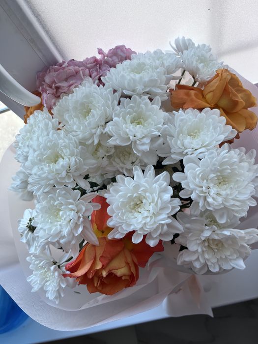 Цветы свежие с оформлением