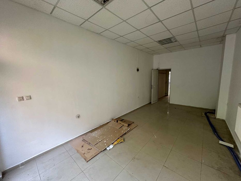 Дава се под наем Магазин в Пловдив, Кършияка - 100 кв.м за 612 € - Снимка #5