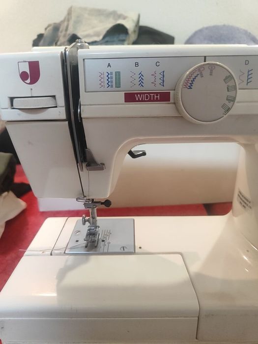 Швейная машинка Janome