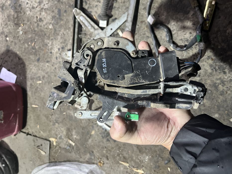 замок двери маторчик стекла подиемник