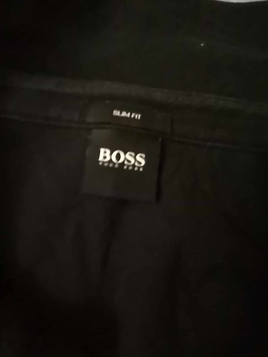 Яке и блуза BOSS  пуловери LACOSTE неразличими от нови.