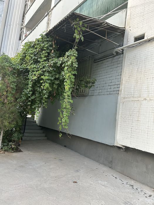 Продаётся 3х комнатная переделанная в 4 х квартира