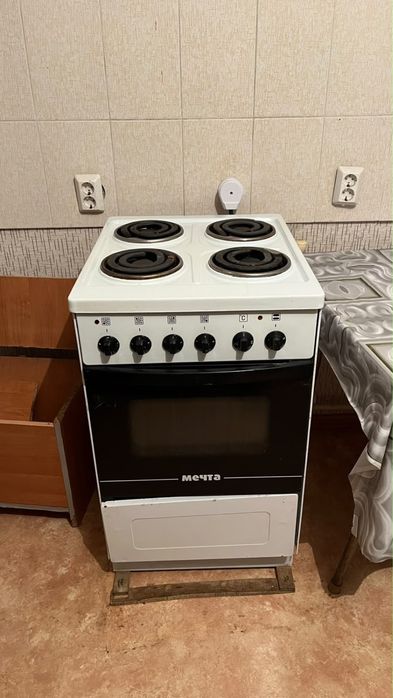 Продается плита, диван, стол, кровать !