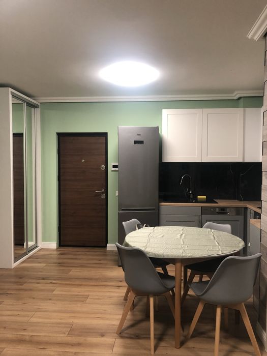 PF. Ofer spre inchiriere apartament cu 3 camere !