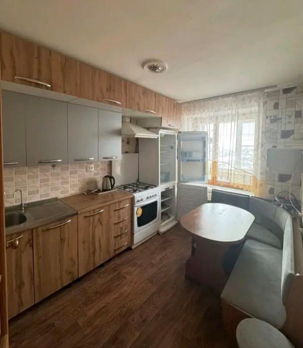 Продам 3 к.кв. Район БСМП.