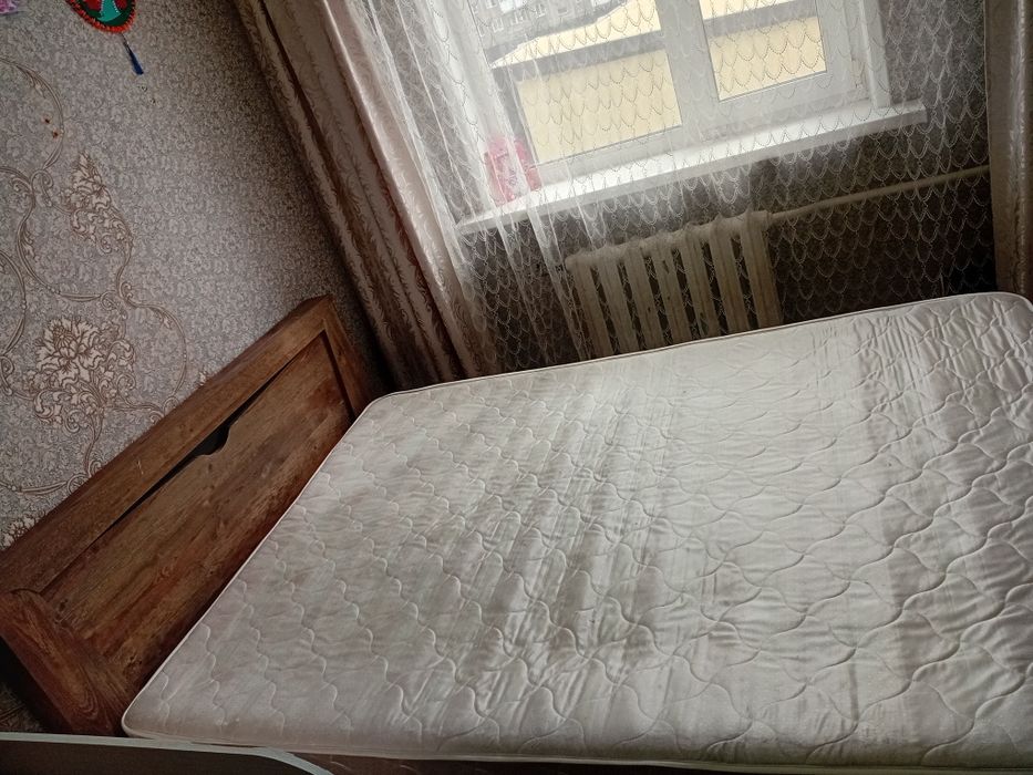 Продам кровати детскую и двухспальяя -1,40