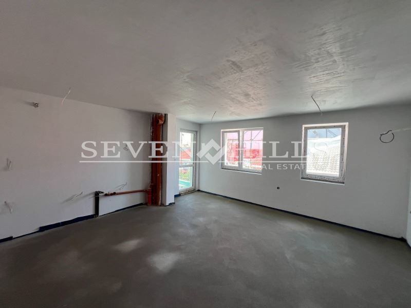 Продава се Двустаен апартамент в Пловдив, Прослав - 65 кв.м за 1124 €/кв.м - Снимка #1